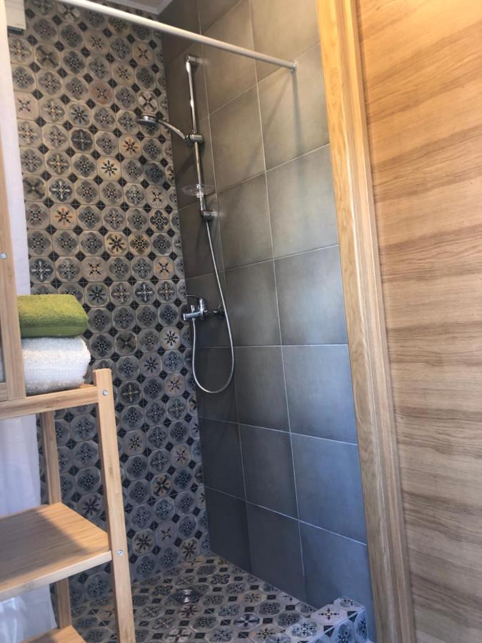 Laimingas Uodas Šventoji Esterno foto